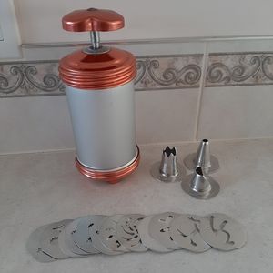 Vintage cookie maker set